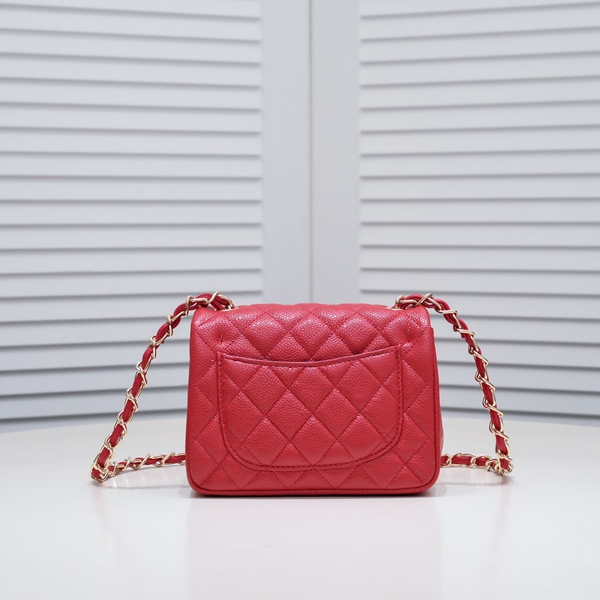 シャネルバッグ側面デザイン